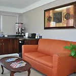 Merrimac Inn & Suites