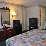 Merrimac Inn & Suites