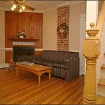 Country Hearth Inn & Suites Williamsburg