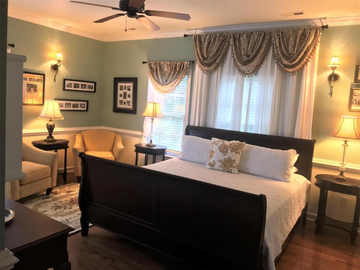 A White House 3*