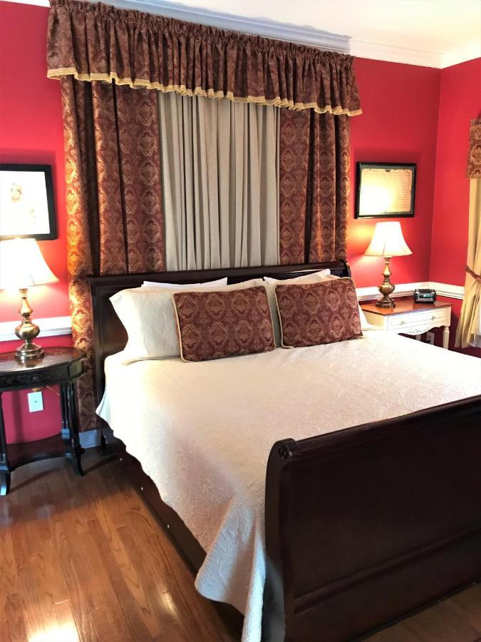 Bed & Breakfast A White House 3*