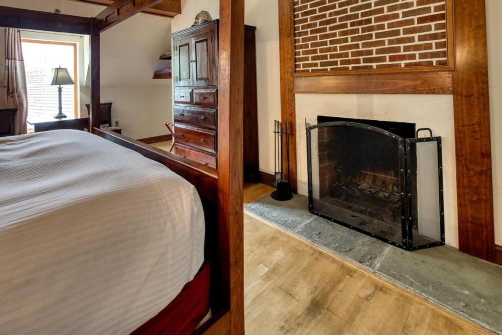 Wedmore Place 4*