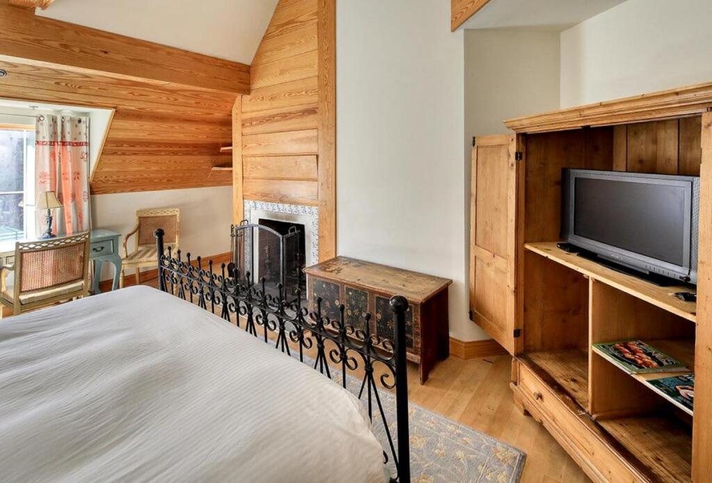 Wedmore Place Hotel