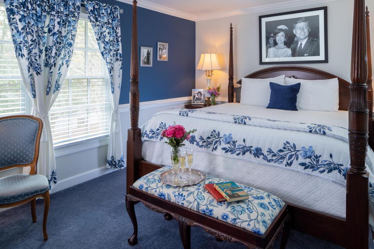 A White House 3*