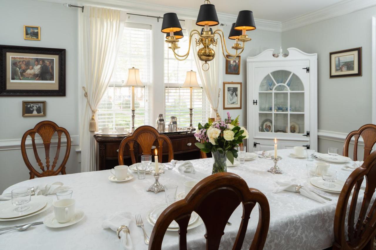 Bed & Breakfast A White House