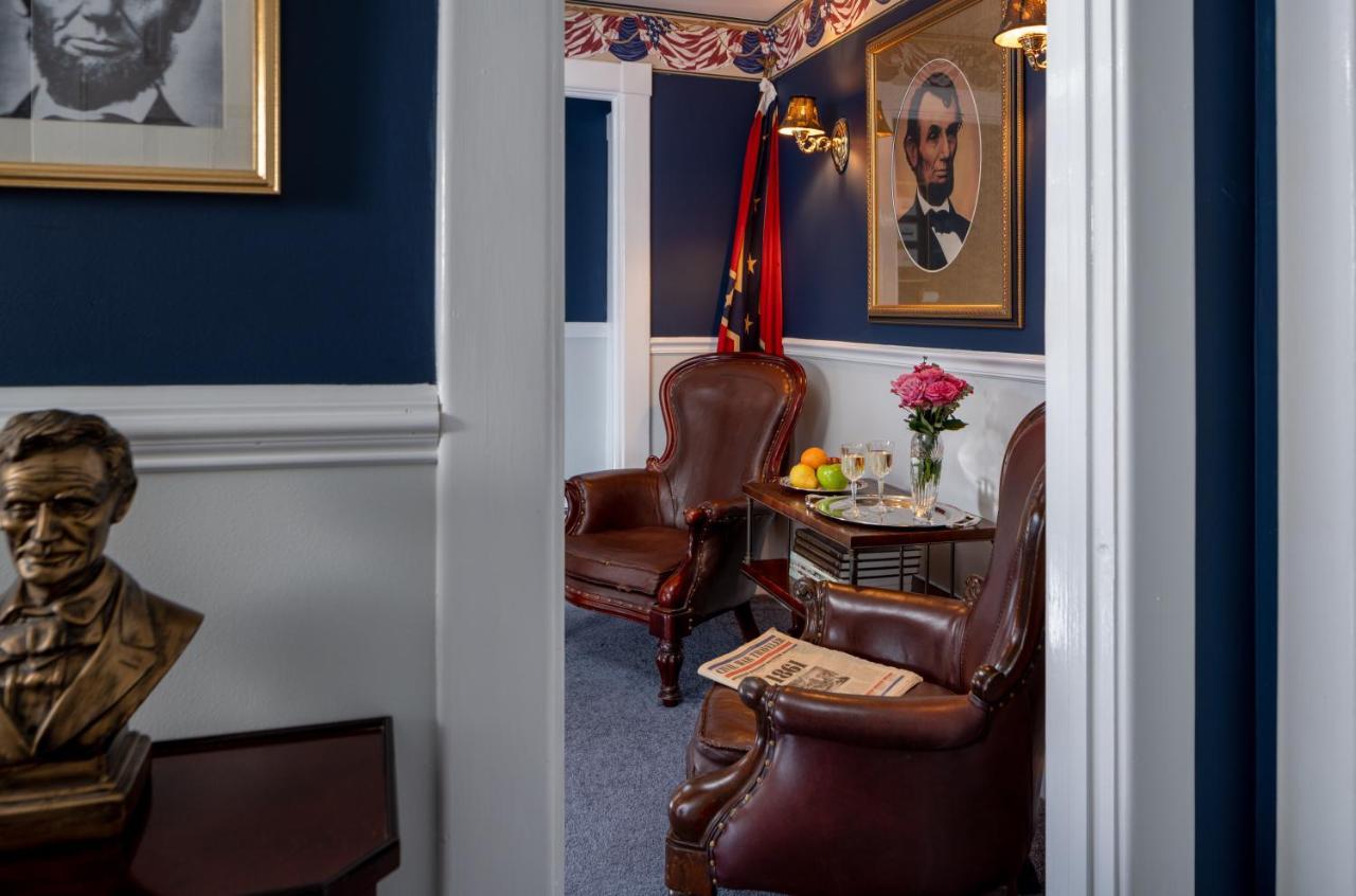 A White House Bed & Breakfast Williamsburg