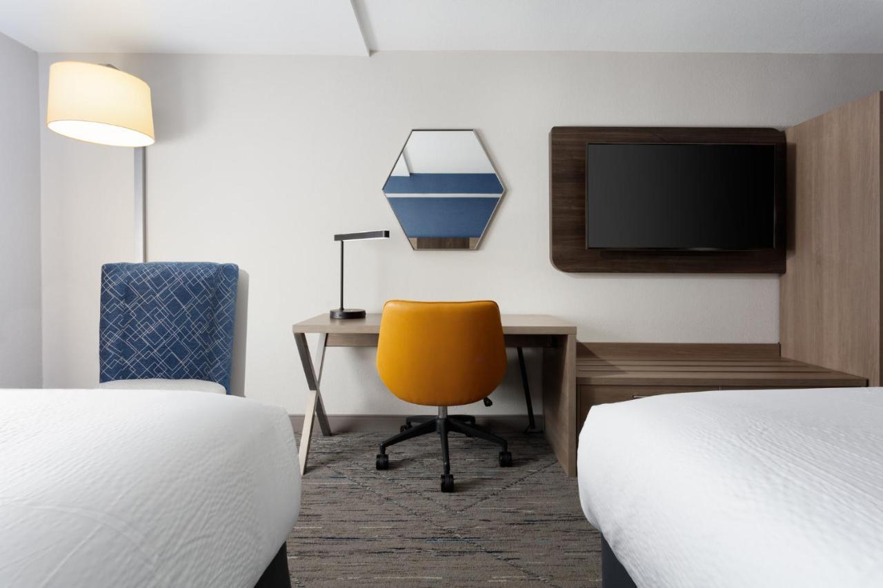 Resort Express & By Ihg 2*