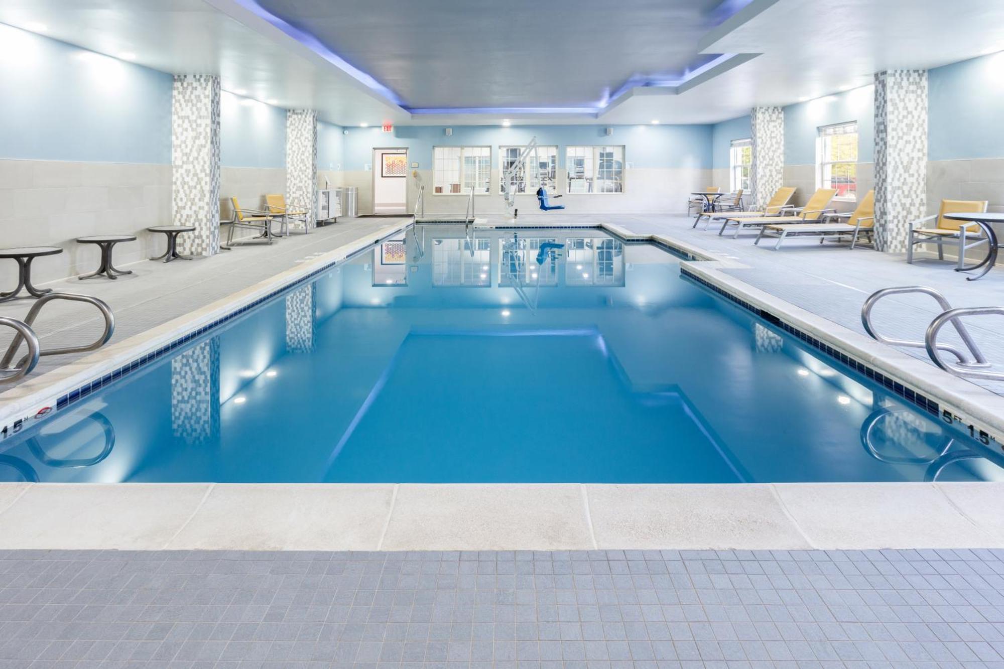 Resort Express & By Ihg 2*