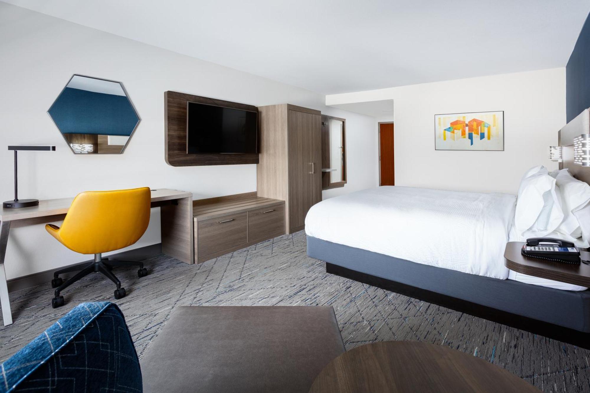 Express & By Ihg Resort 2*