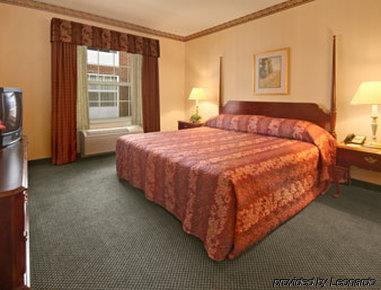 Express Williamsburg North By Ihg