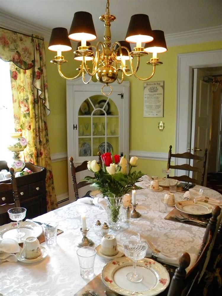 Bed & Breakfast A White House 3*