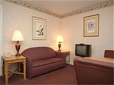 Country Hearth & Suites Hotel Williamsburg