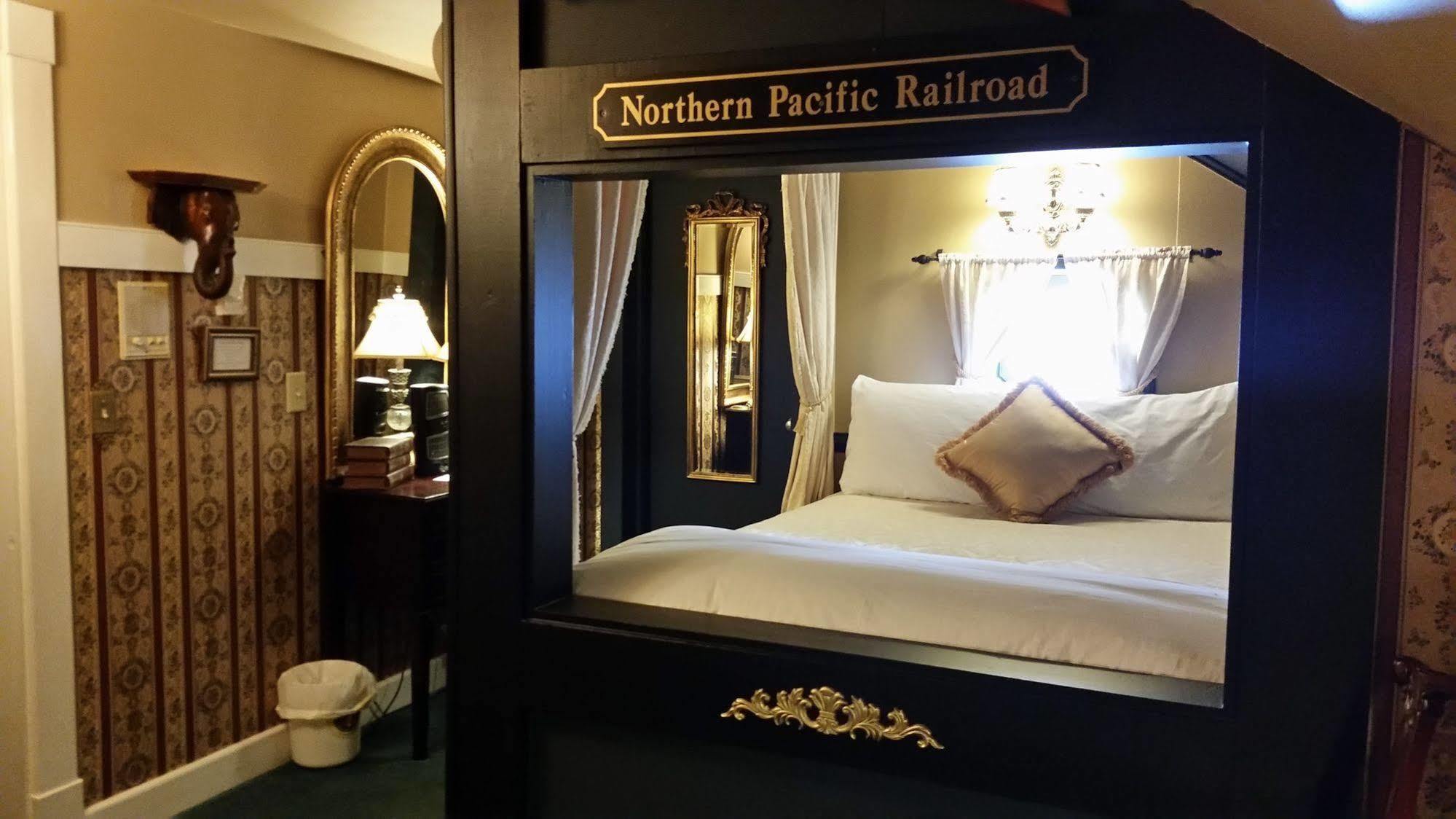 A White House Bed & Breakfast 3*