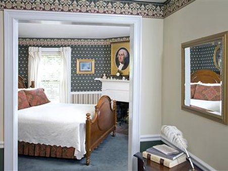 A White House Bed & Breakfast 3*