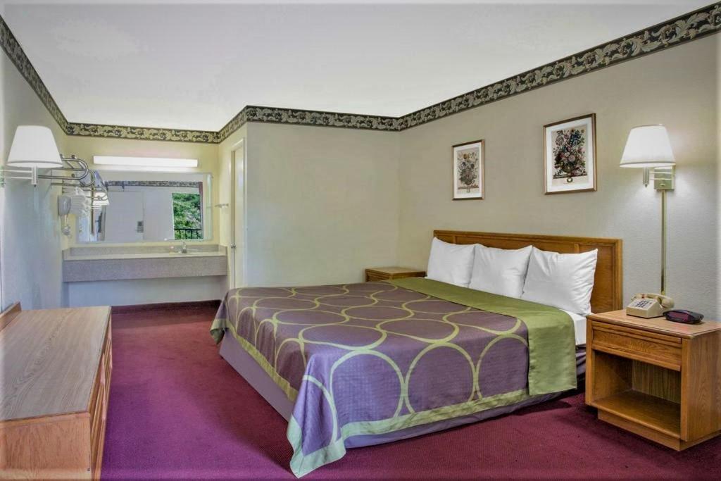 Super Motel