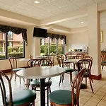 Days Inn Williamsburg Central