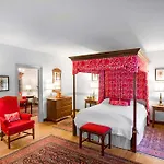 The Colonial Houses - A Colonial Williamsburg Hotel