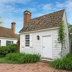 The Colonial Houses - A Colonial Williamsburg Hotel