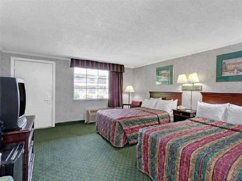 Hotel Days Colonial Area 2*