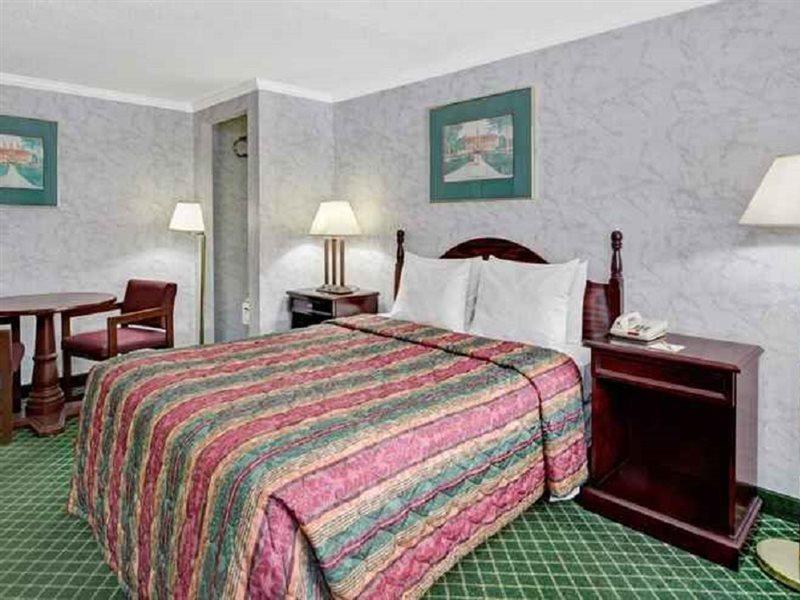 Hotel Days Colonial Area