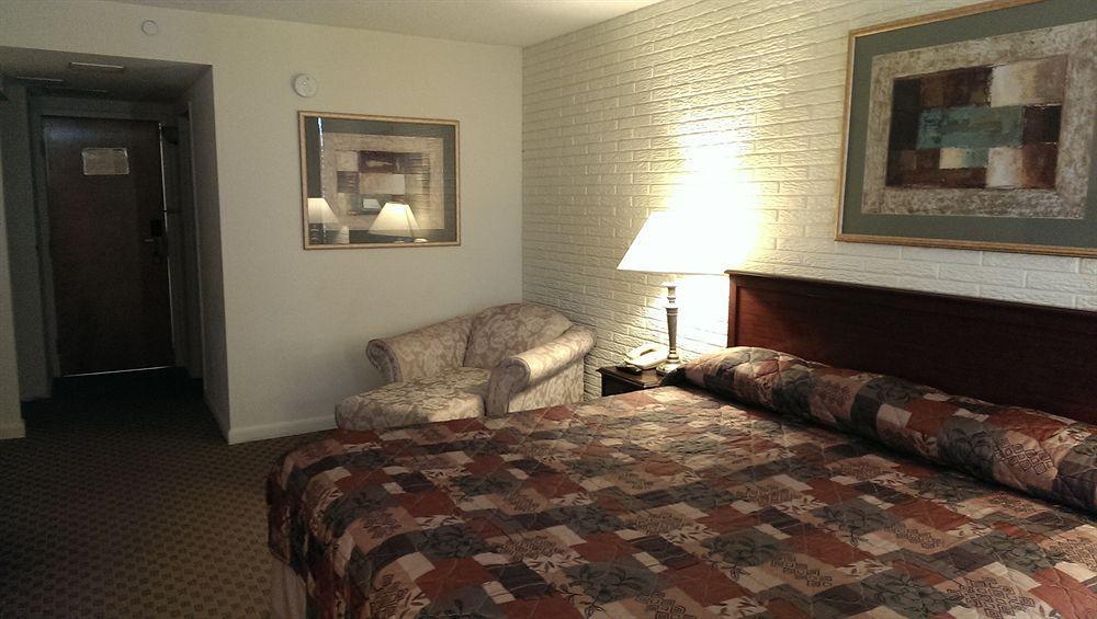 Howard Johnson By Wyndham Hotel 2*