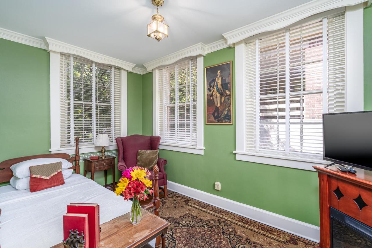 Cedars Of Bed & Breakfast Williamsburg