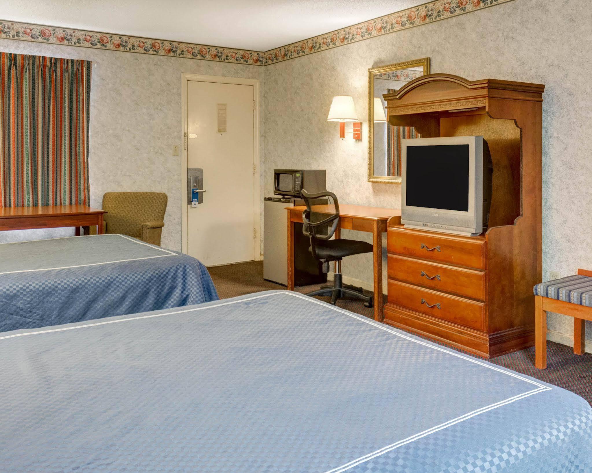 Hotel Rodeway &