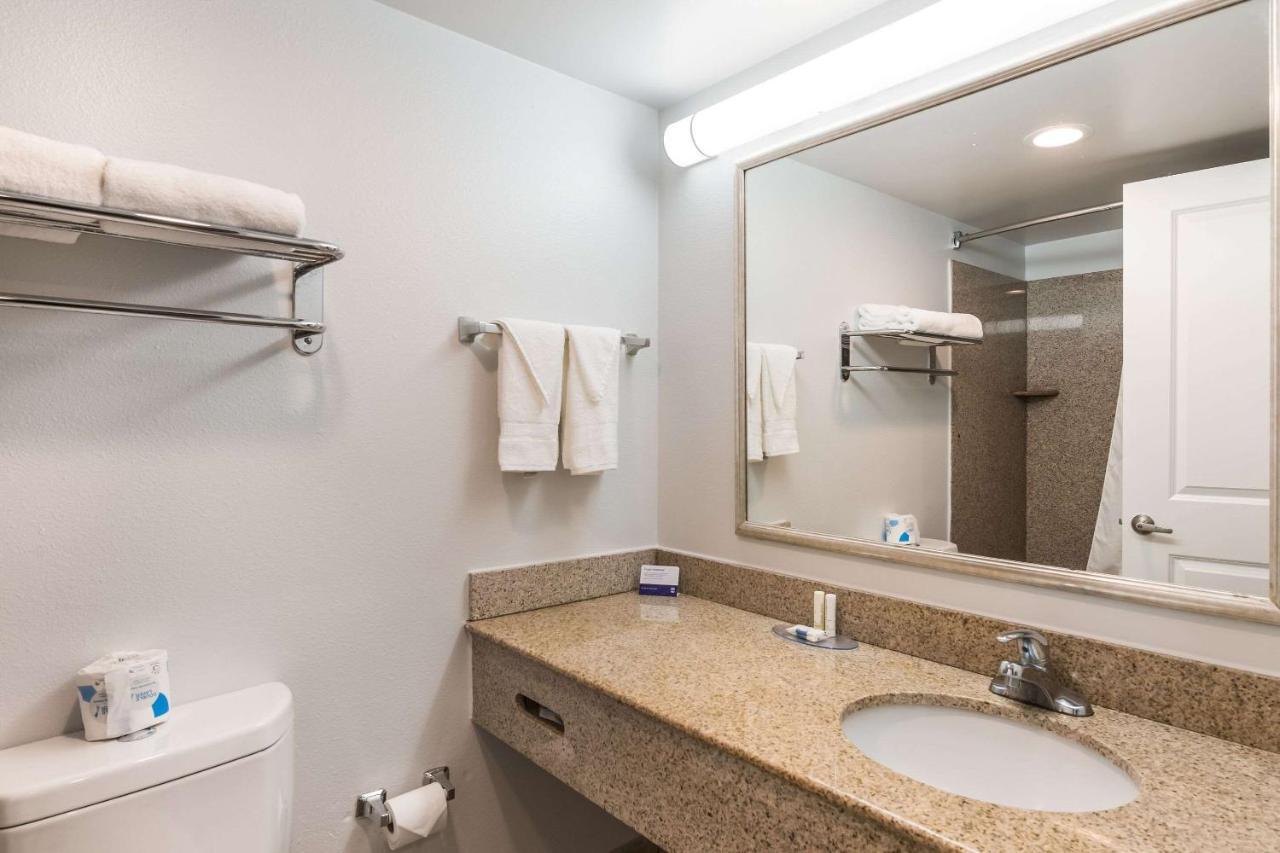 Hotel Suburban