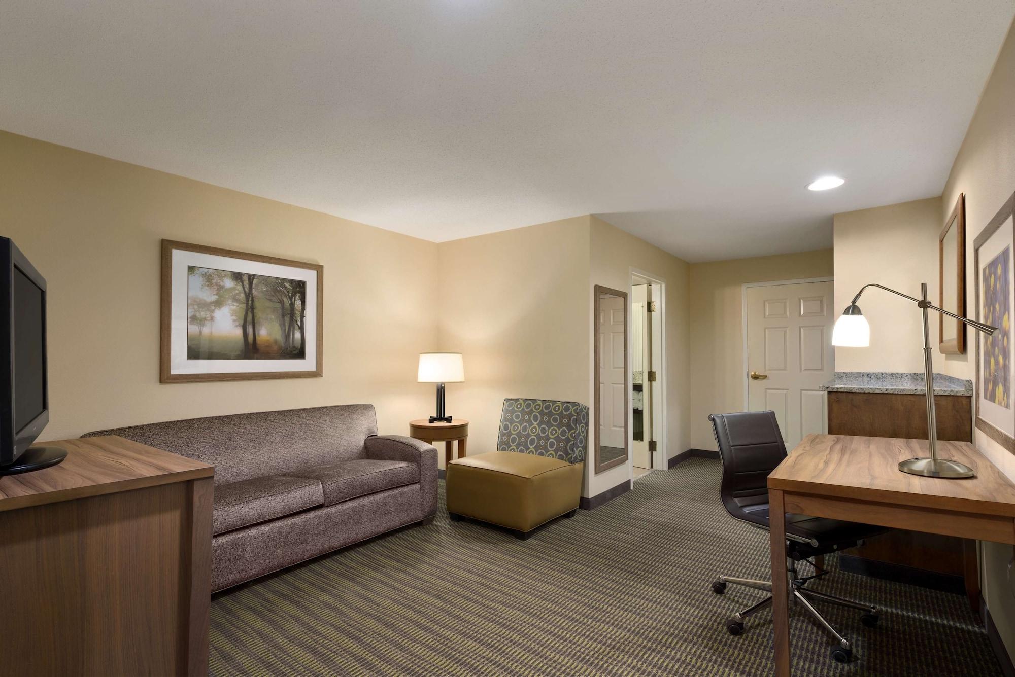 Country & By Radisson, Historic Area, Va Hotel