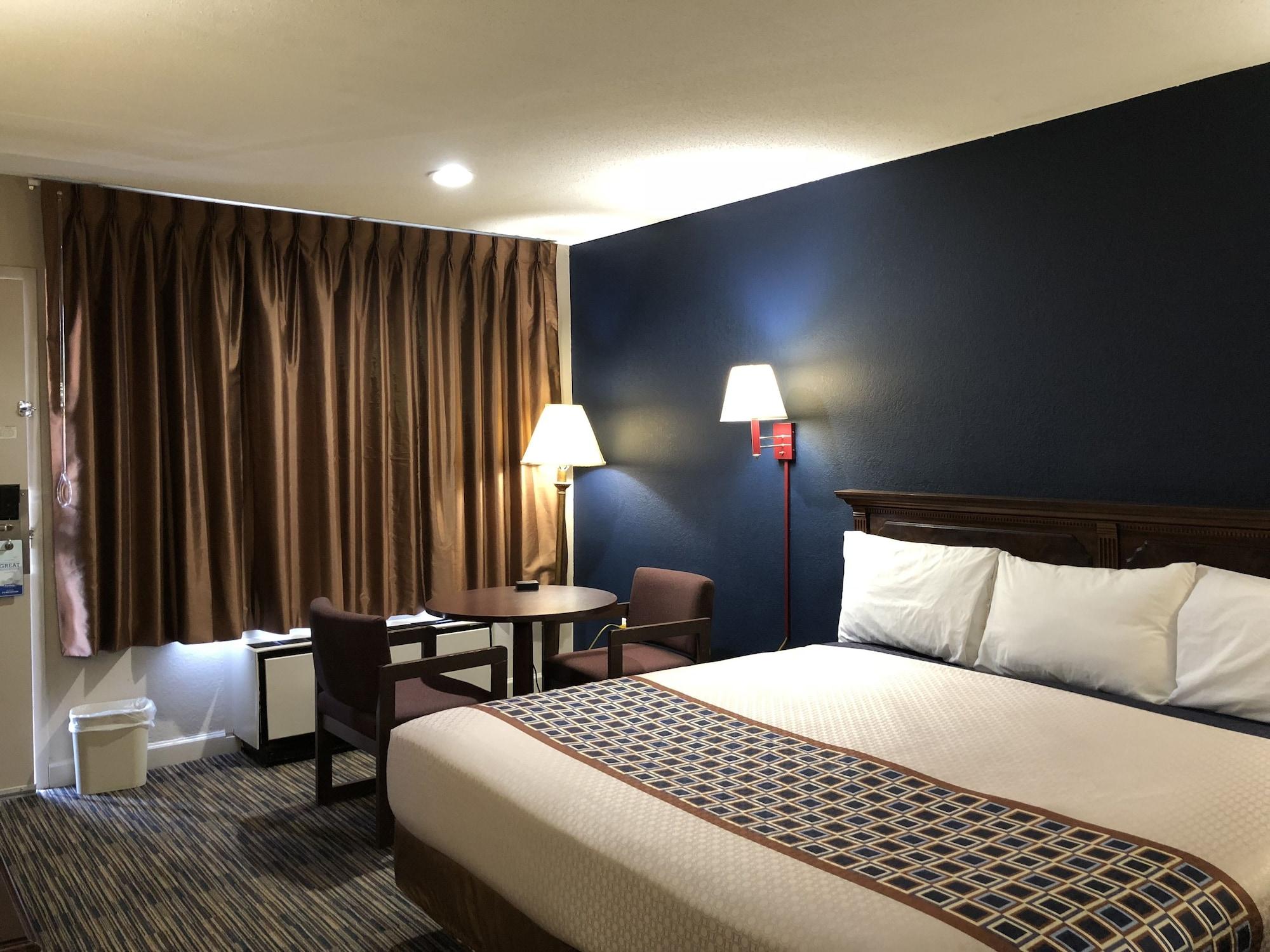 Travelodge By Wyndham Colonial Area Hotel *