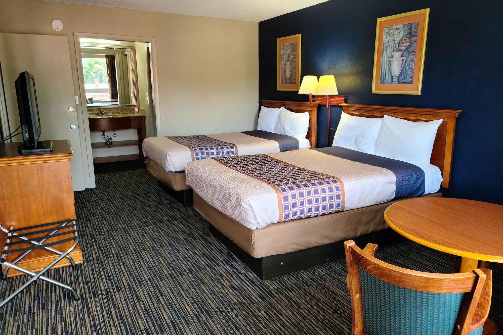 Travelodge By Wyndham Colonial Area