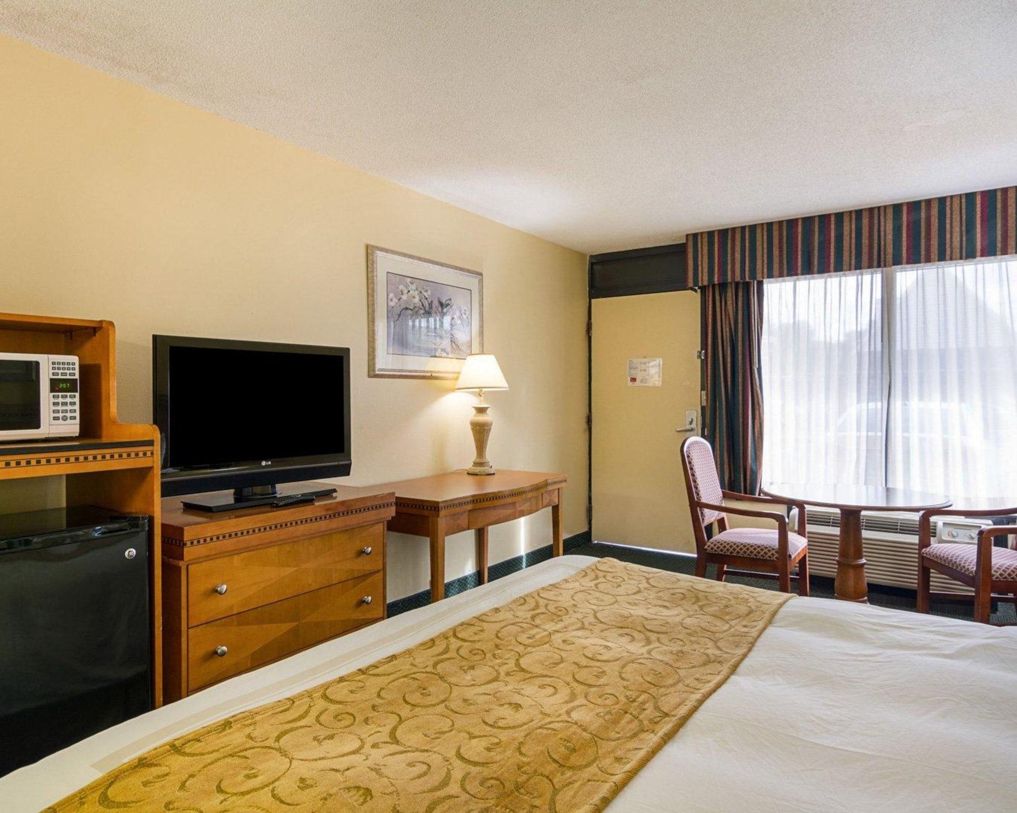 Days & By Wyndham Colonial