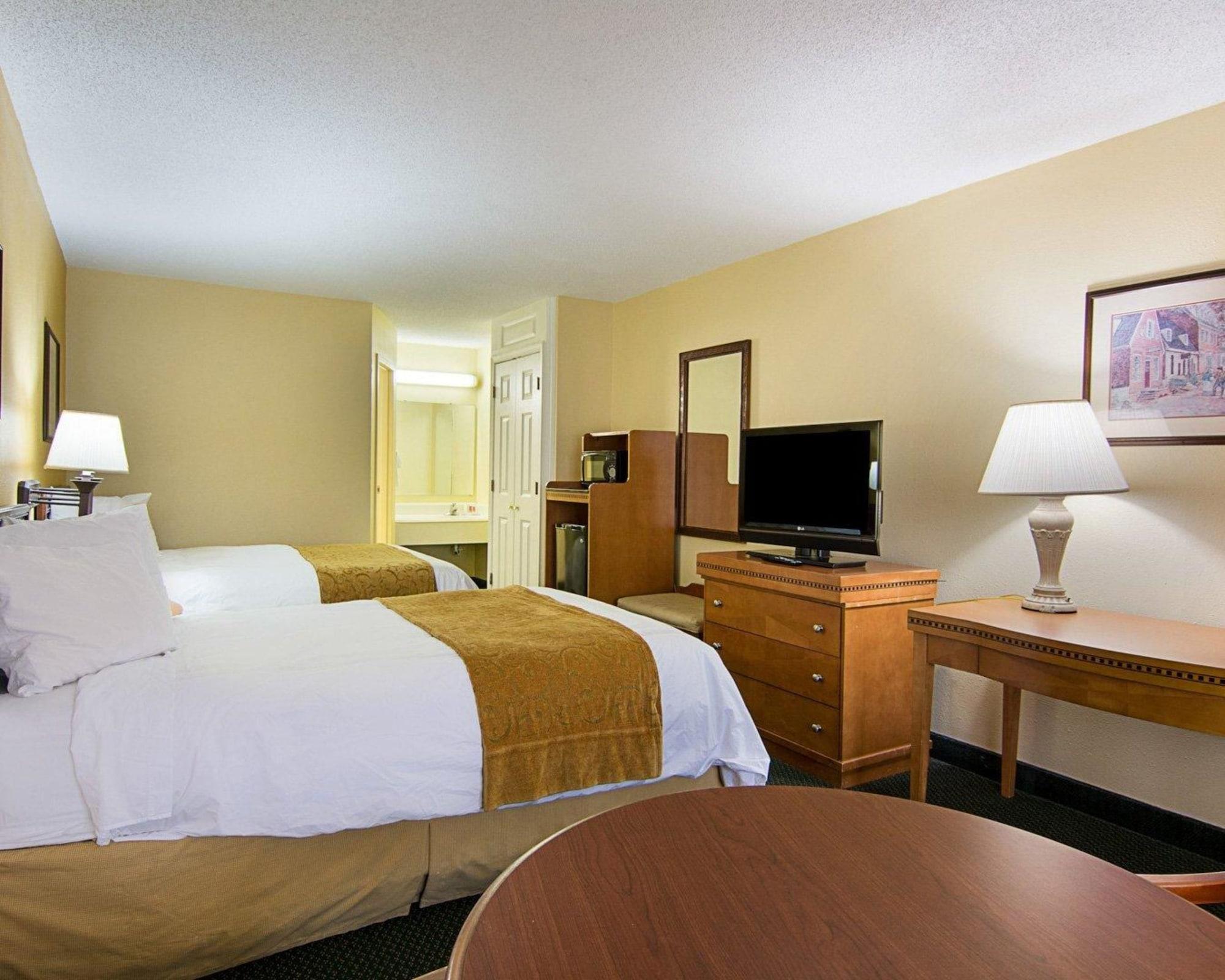 Days & By Wyndham Colonial Hotel 2*
