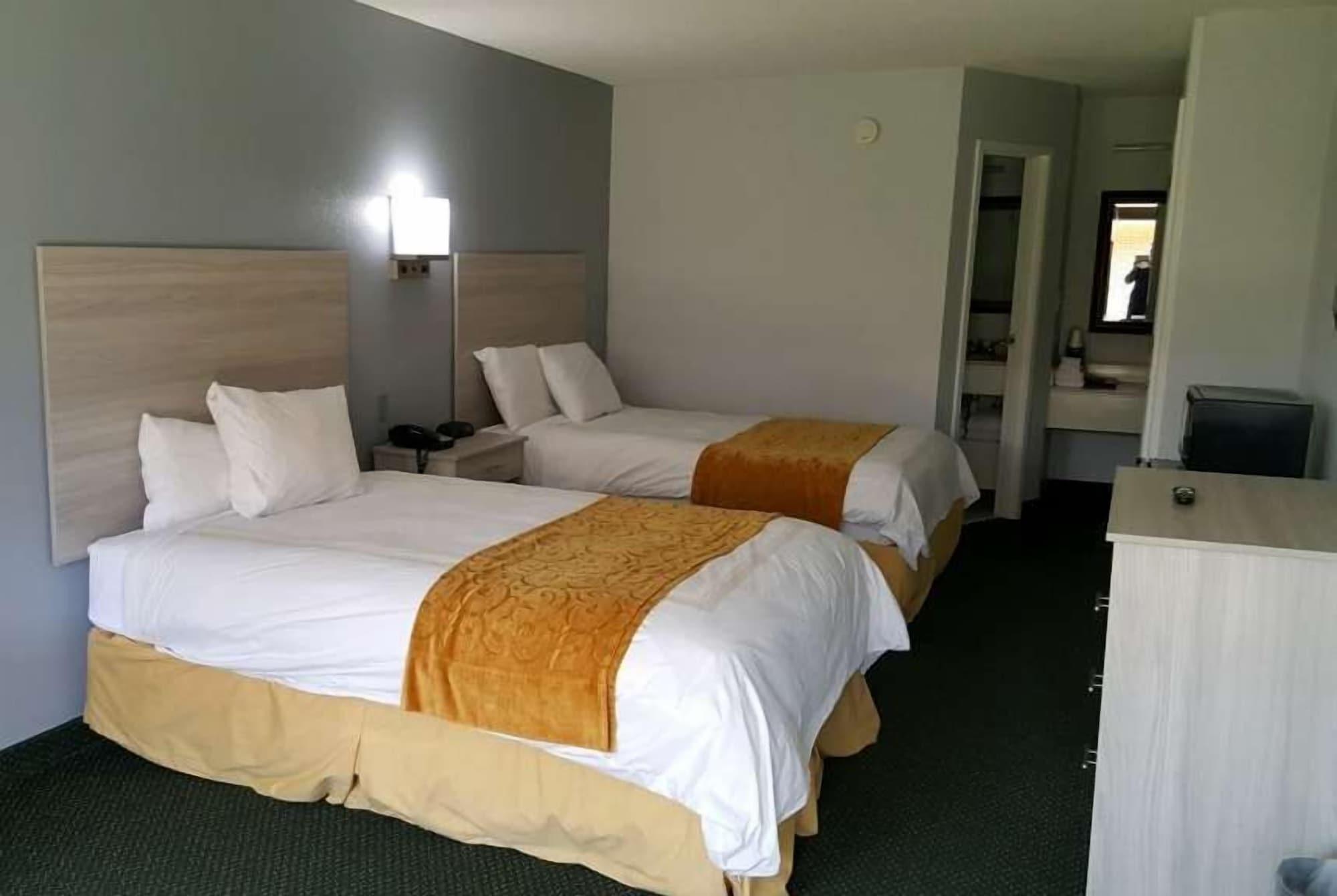Hotel Days & By Wyndham Colonial