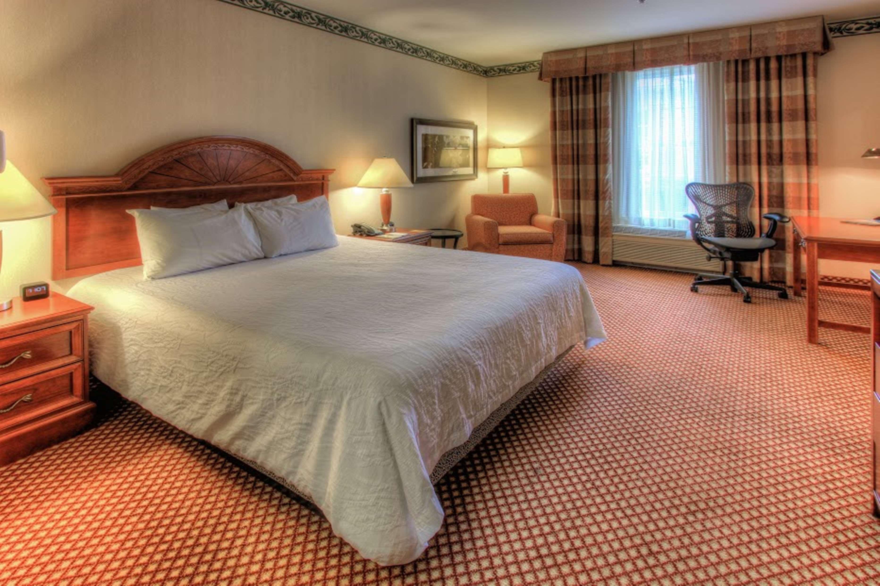 Hilton Garden Hotel 3*