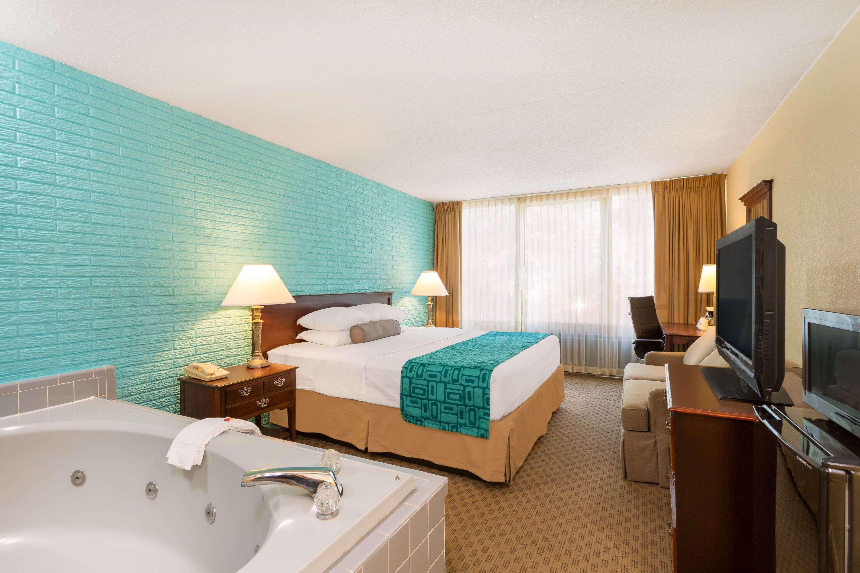Howard Johnson By Wyndham Hotel 2*