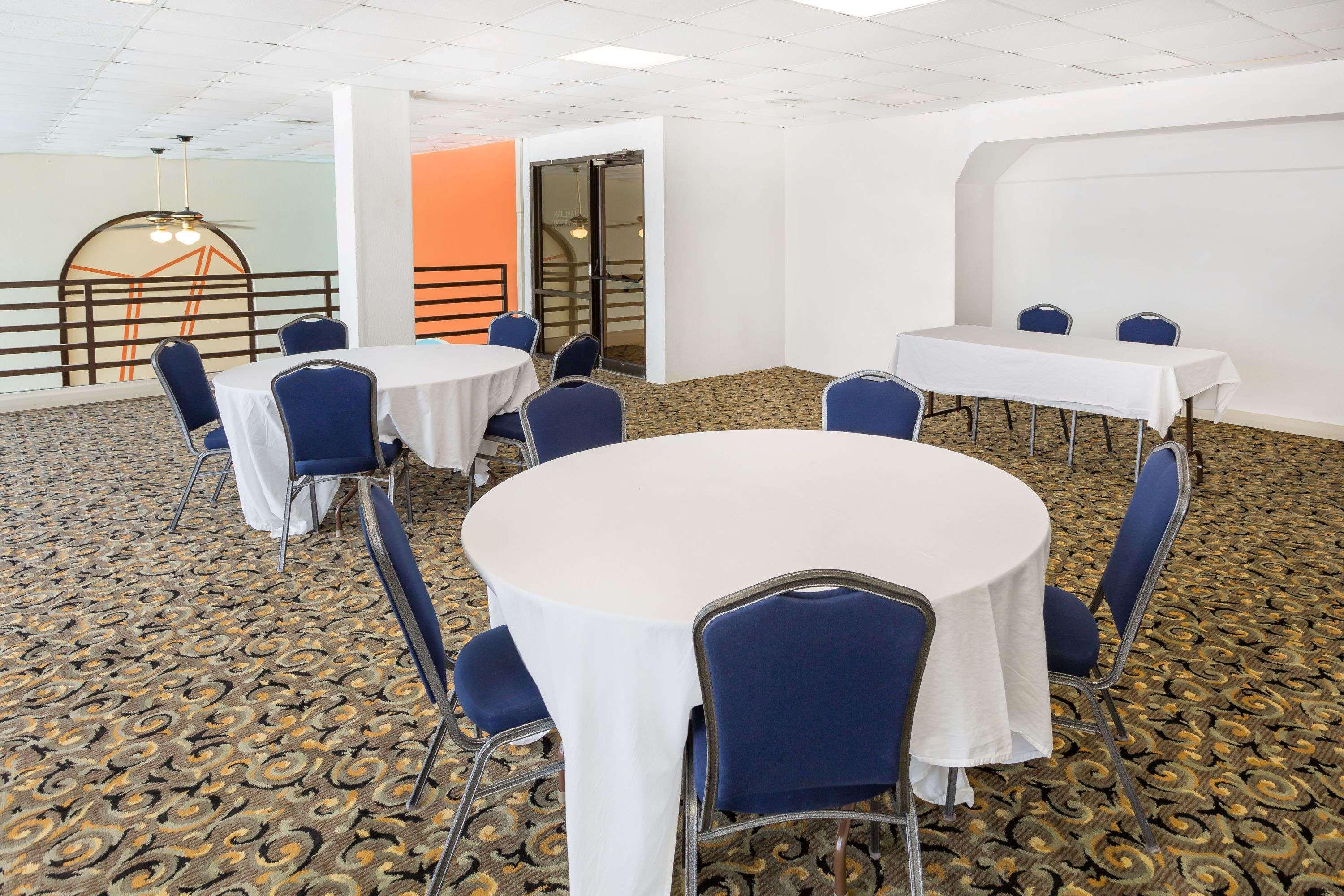 Hotel Howard Johnson By Wyndham 2*