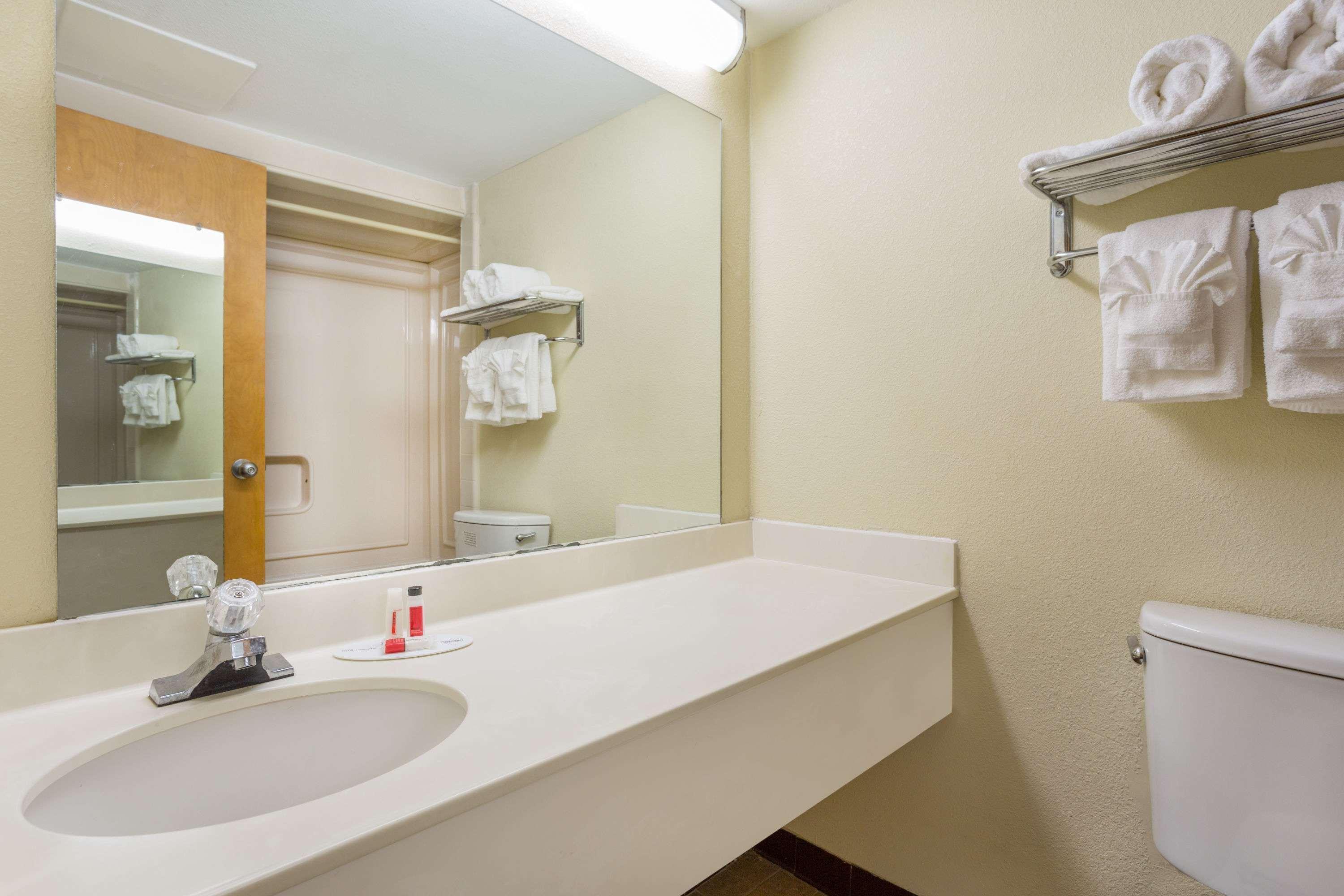 Howard Johnson By Wyndham Hotel Williamsburg