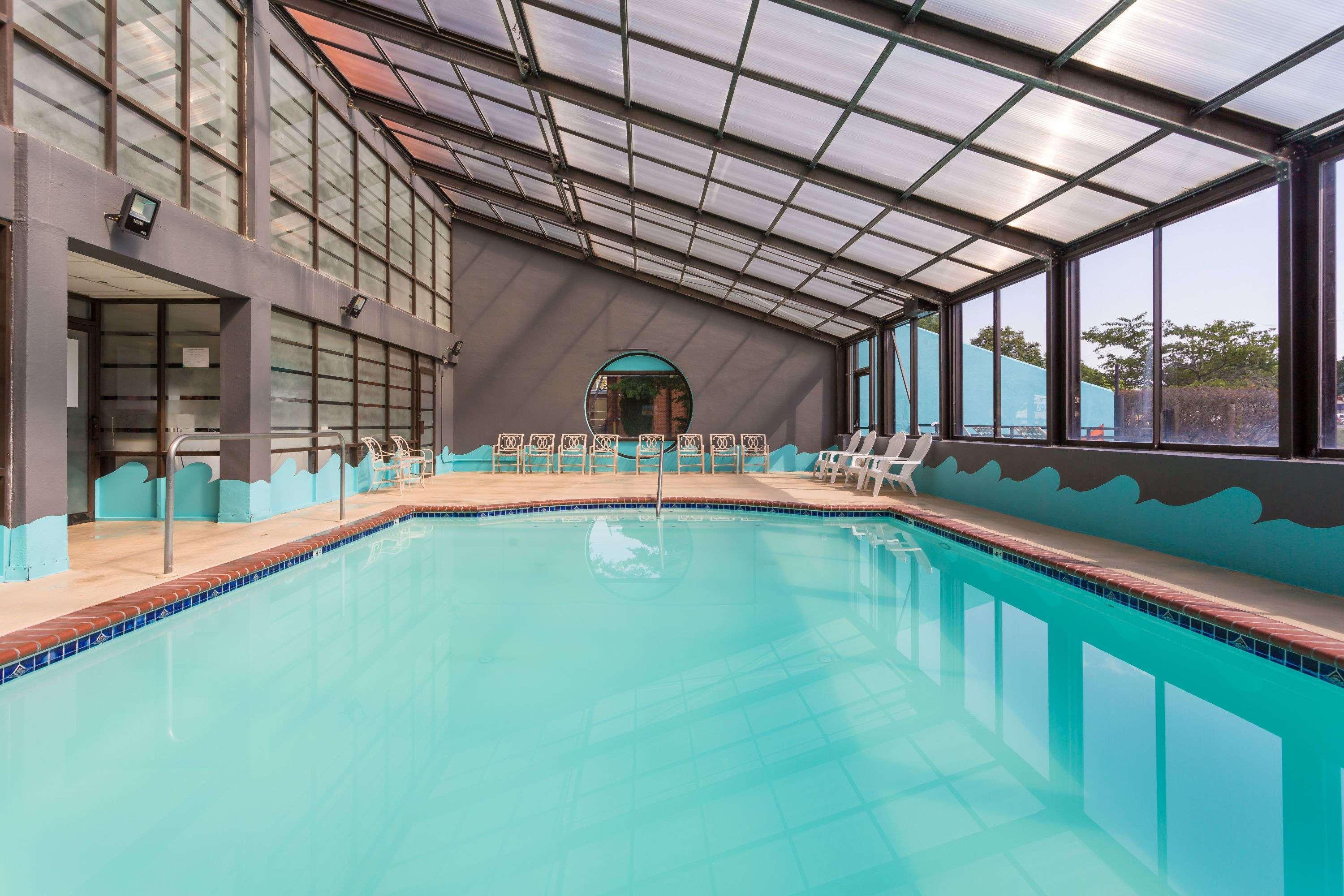 Howard Johnson By Wyndham 2*