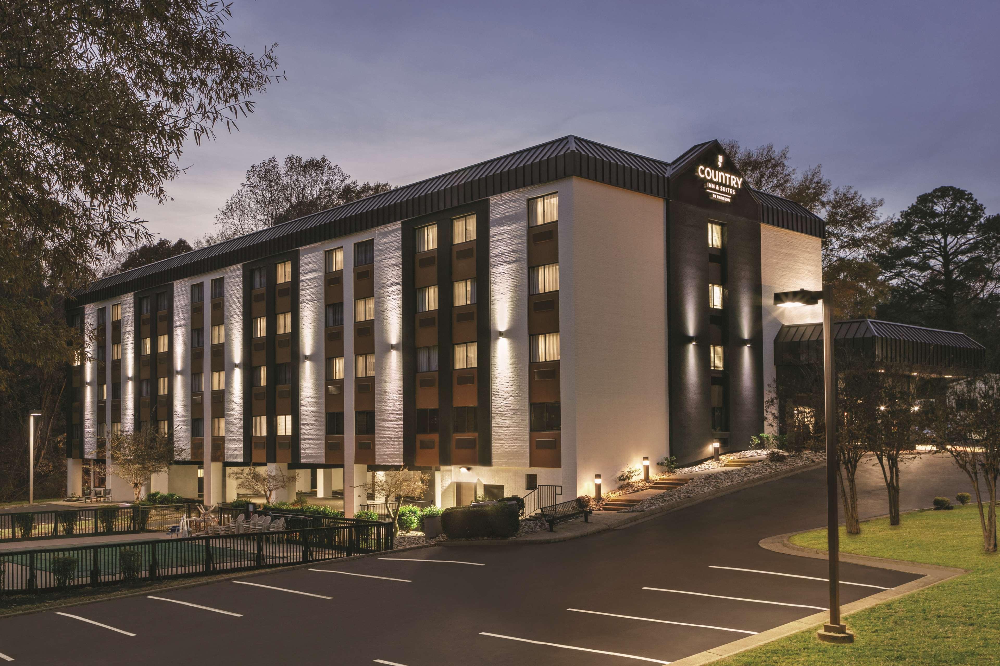 Country & By Radisson, East Busch Gardens , Va 3*