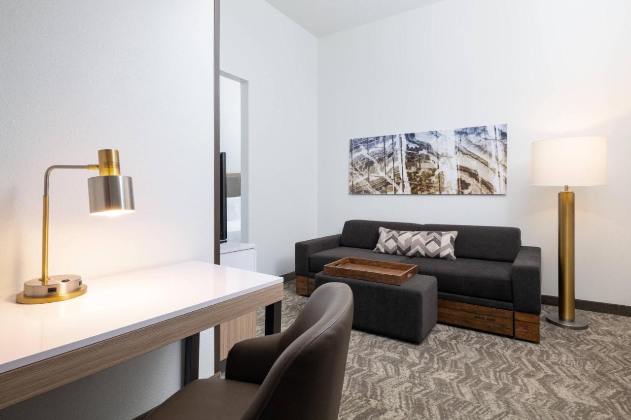 Springhill By Marriott Hotel