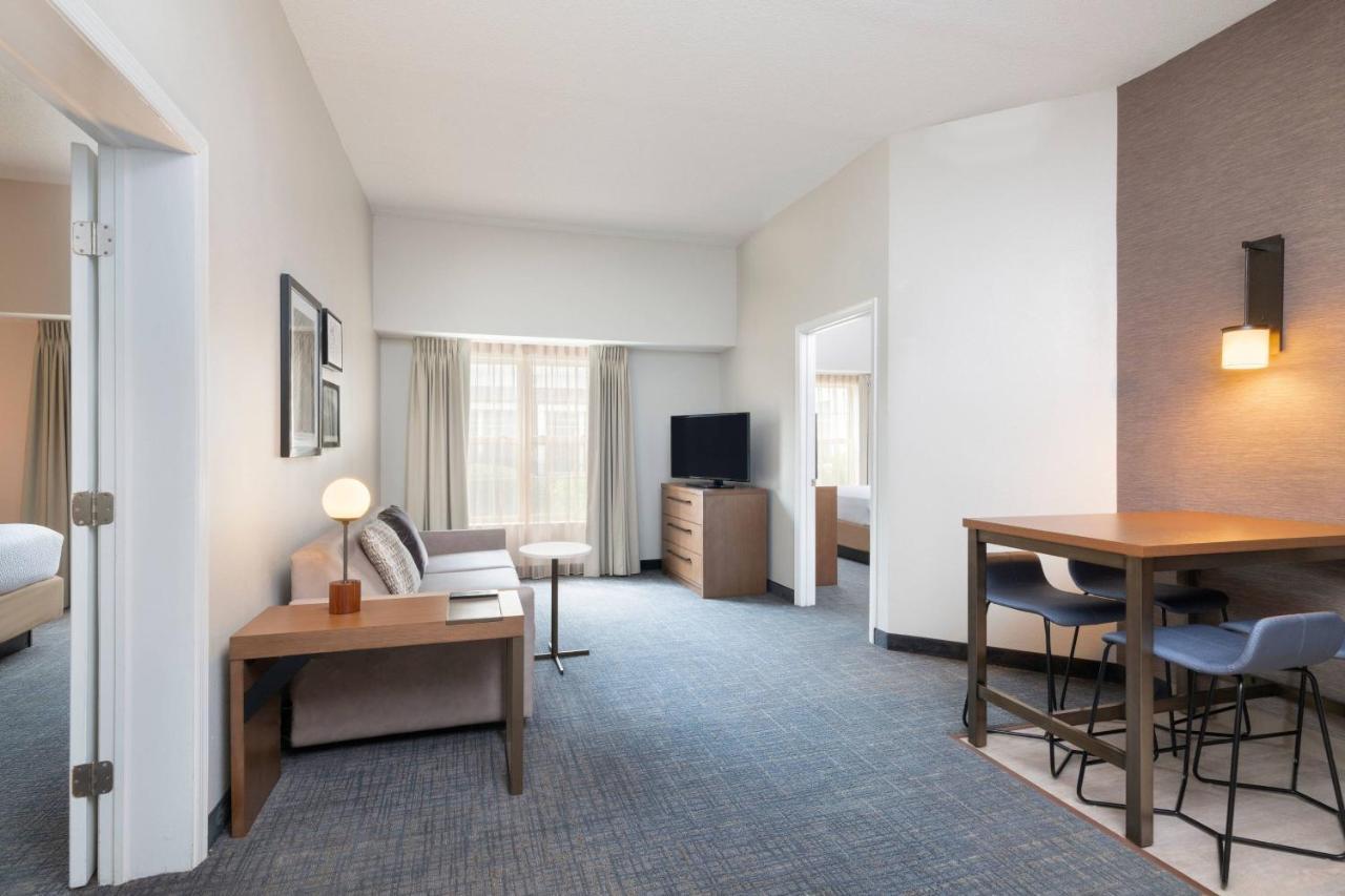 Hotel By Marriott