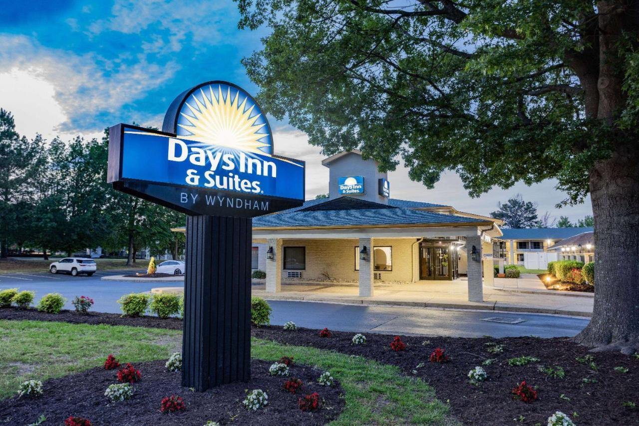 Days & By Wyndham Colonial