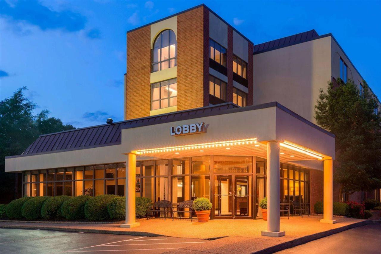 Wingate By Wyndham Hotel 2*