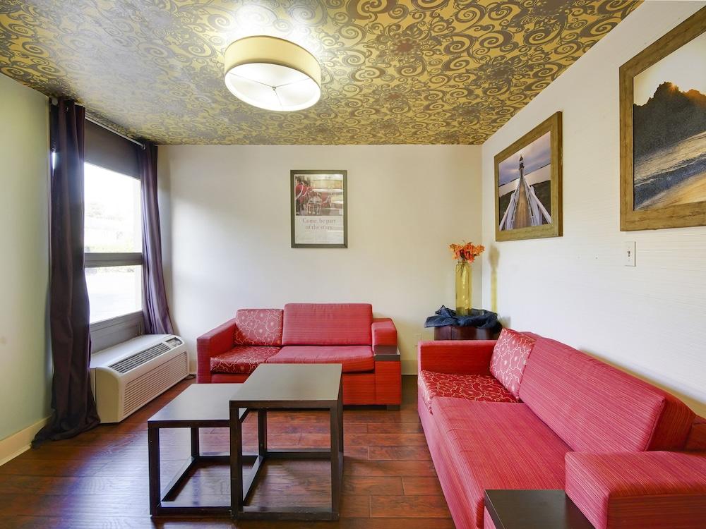 Baymont By Wyndham Hotel 2*
