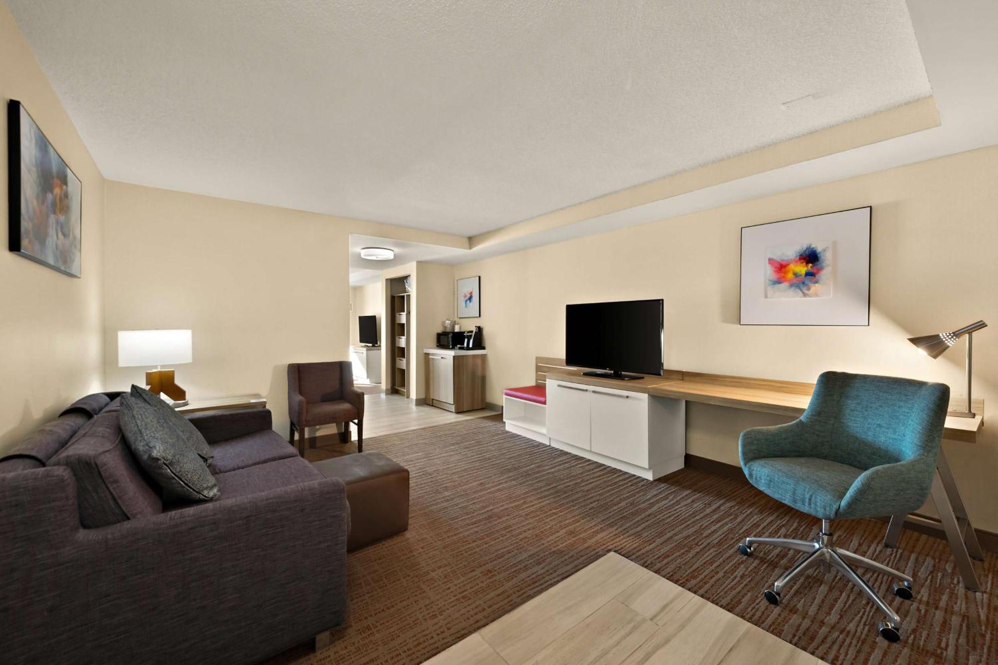 Hilton Garden Hotel 3*
