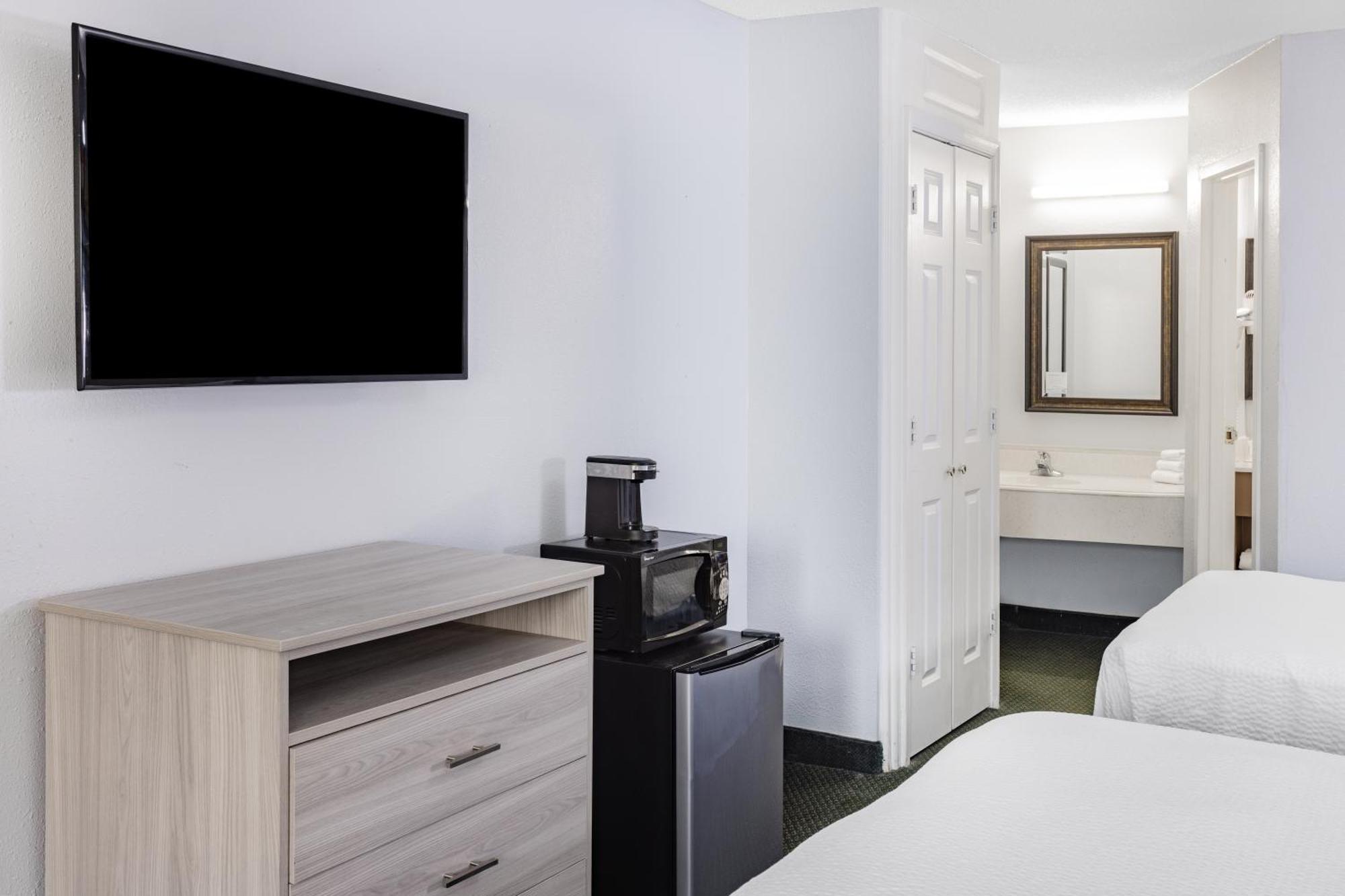 Hotel Days & By Wyndham Colonial Williamsburg