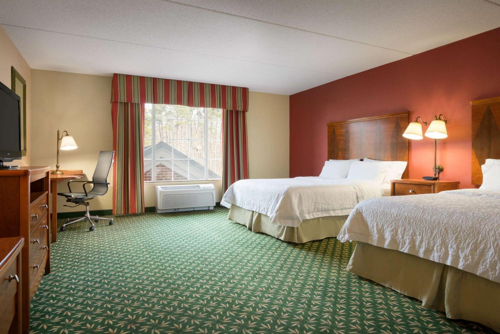 Hotel Hampton & Williamsburg-central Williamsburg