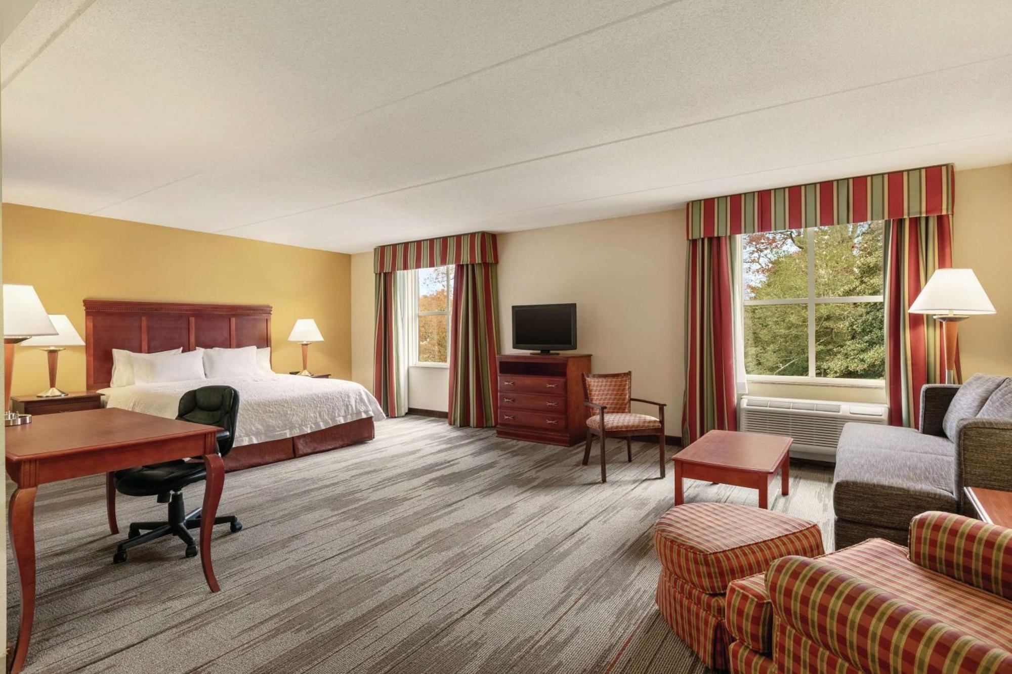 Hotel Hampton & Historic District