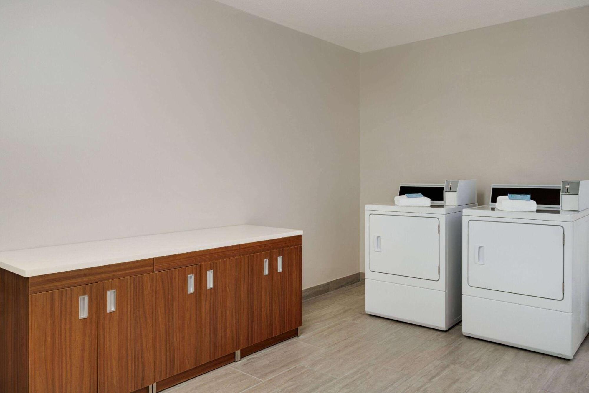 Wingate By Wyndham 2*
